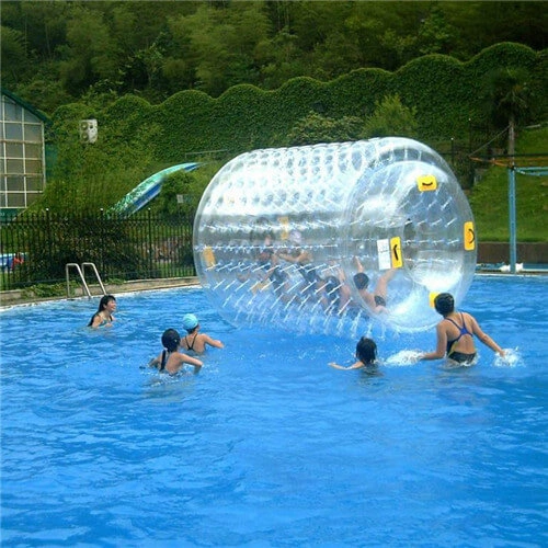 Inflatable water roller