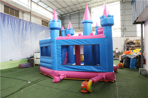 blow up bounce house